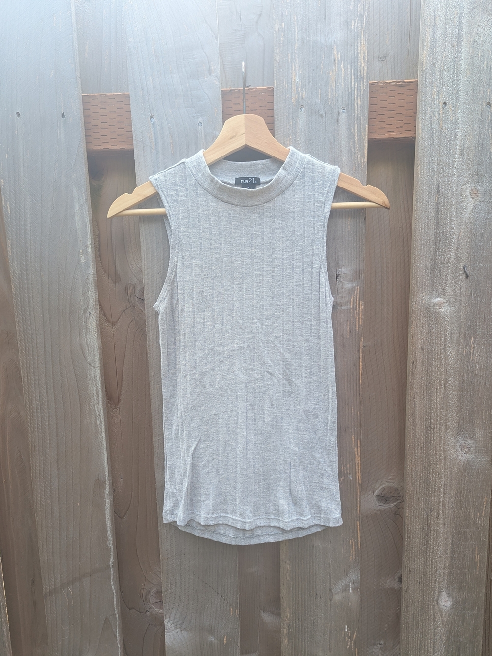 Rue21 Gray Ribbed Mock Neck Tank Top
